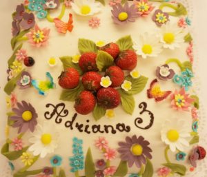 Lillede ja maasikatega tort | Erikaunistusega tordid | Cafe Boulevard